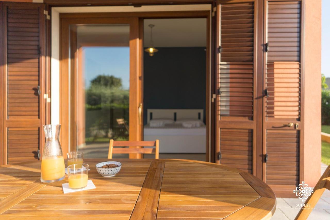 Villa Seaside - Beach Retreat With Jacuzzi Syracuse Exterior photo